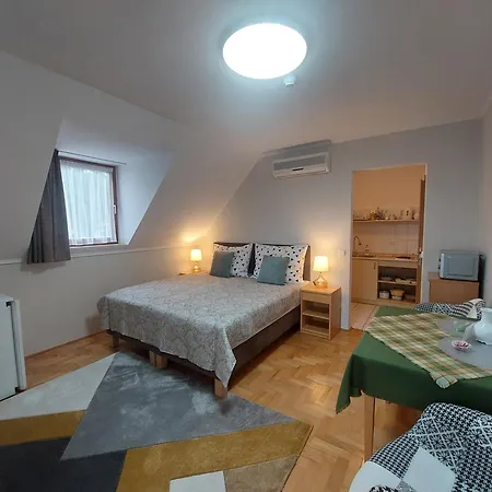 Anita Apartmanhaz * Balatonfured