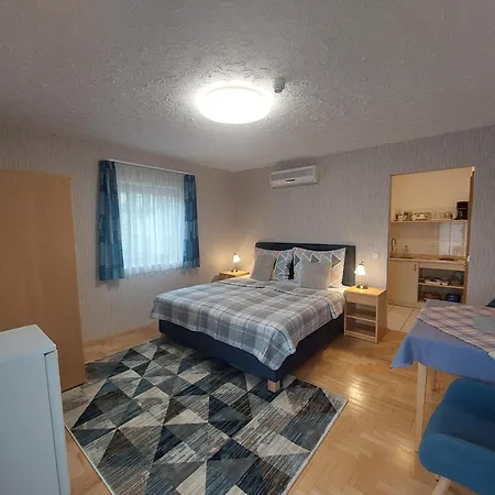 Anita Apartmanhaz Balatonfured