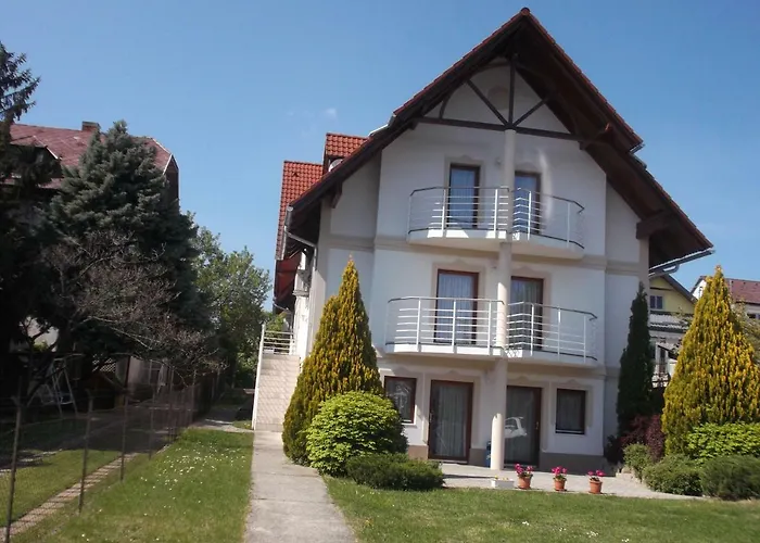 Апартаменты Anita Apartmanhaz *